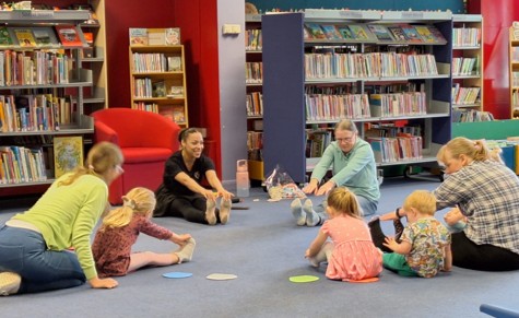 Little dancers, big fun! A ballet workshop for little ones and their families. 
